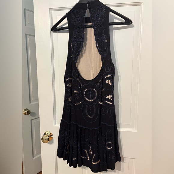 Free People - medium - Elegant Black Sleeveless Dress - open back / high neck - Picture 5 of 6